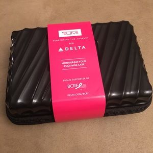 New Tumi hardcase amenity vanity kit